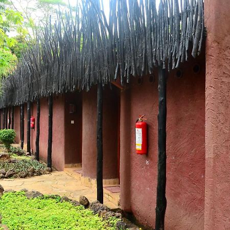 Amboseli Serena Safari Lodge Bagian luar foto