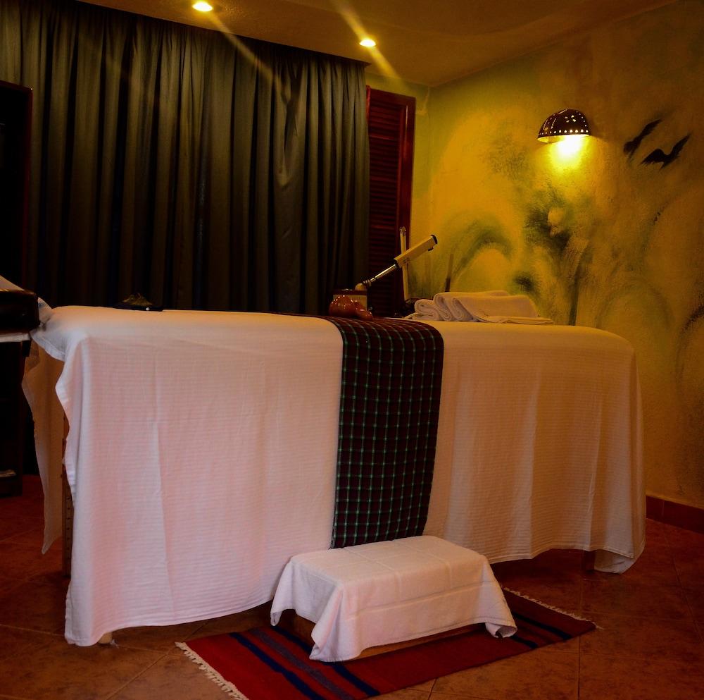 Amboseli Serena Safari Lodge Bagian luar foto