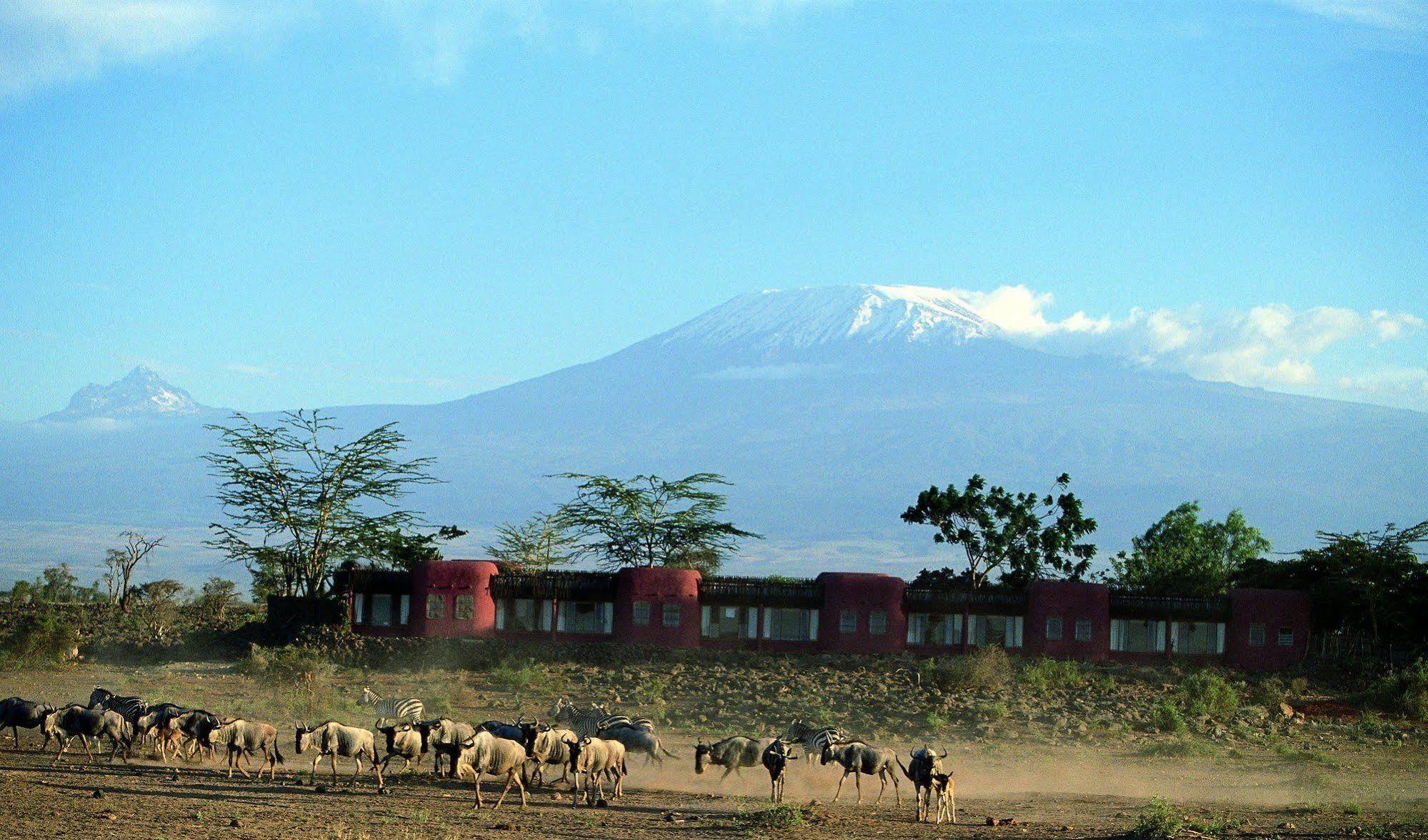 Amboseli Serena Safari Lodge Bagian luar foto