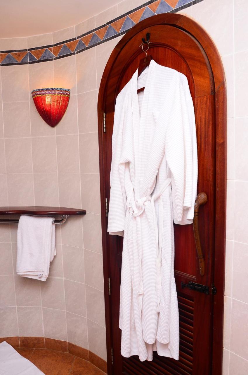 Amboseli Serena Safari Lodge Bagian luar foto