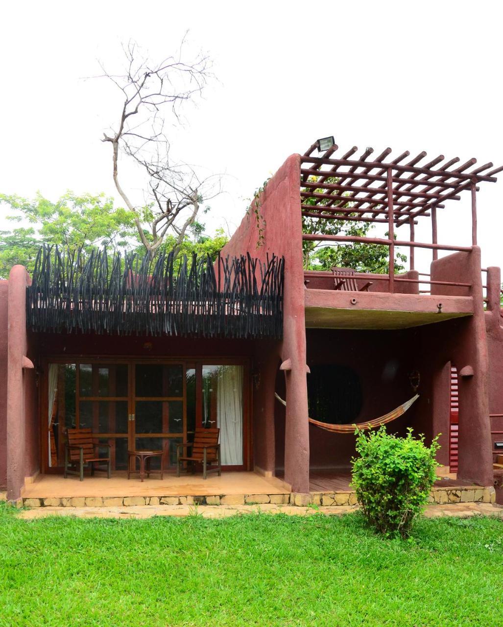 Amboseli Serena Safari Lodge Bagian luar foto