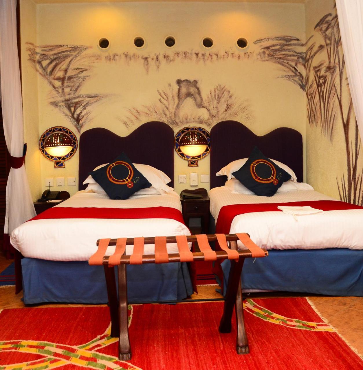 Amboseli Serena Safari Lodge Bagian luar foto