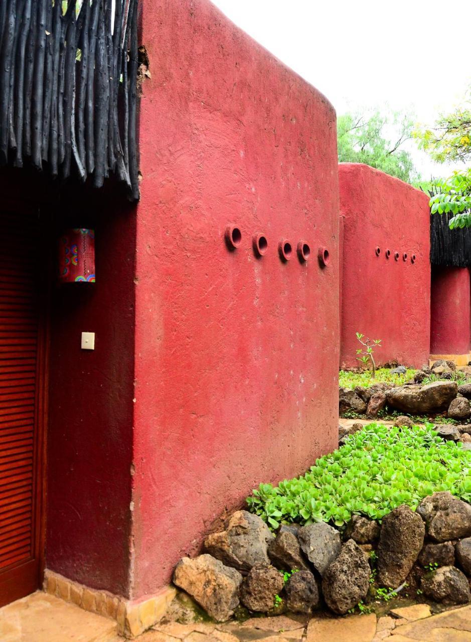 Amboseli Serena Safari Lodge Bagian luar foto