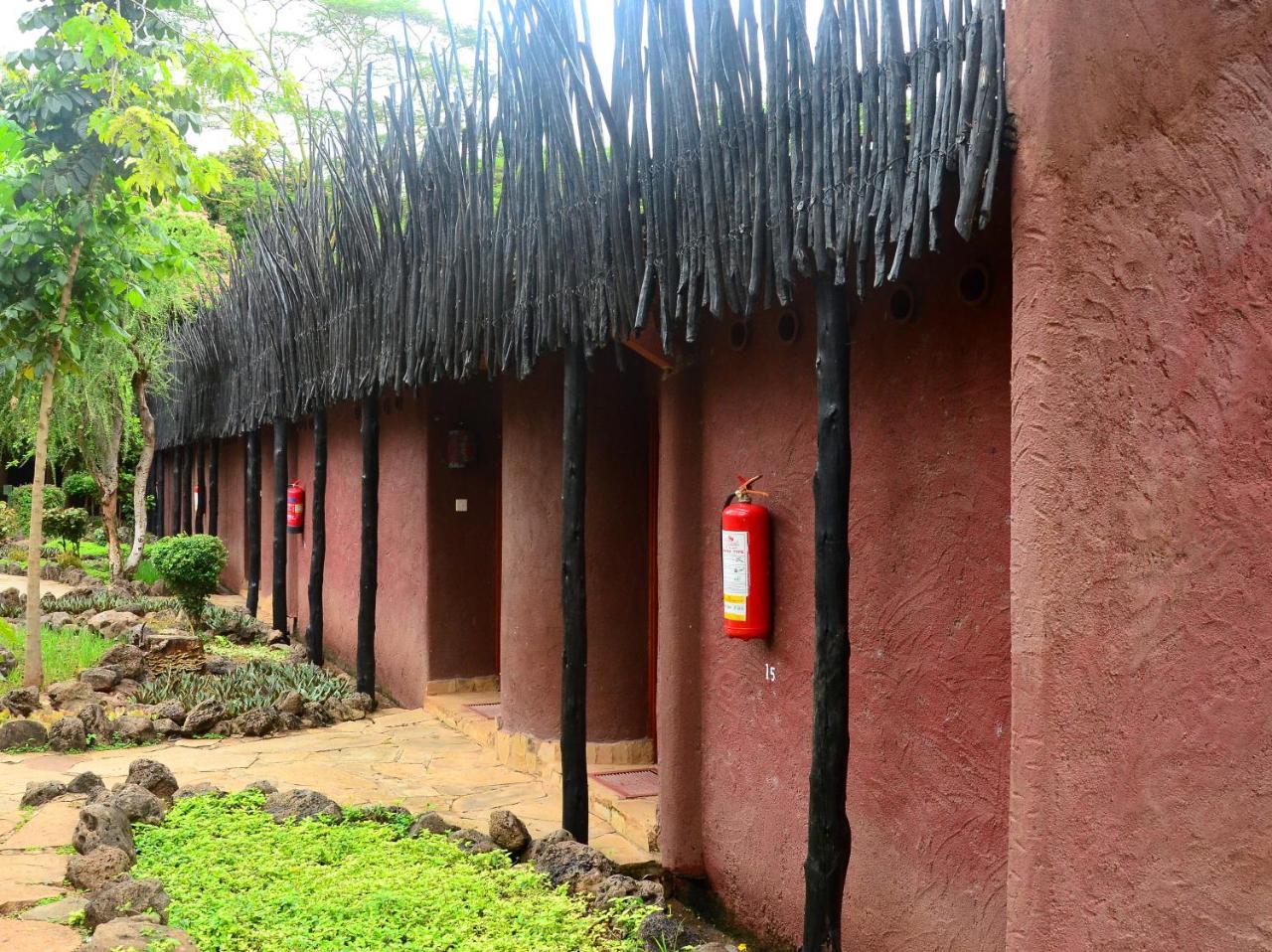 Amboseli Serena Safari Lodge Bagian luar foto