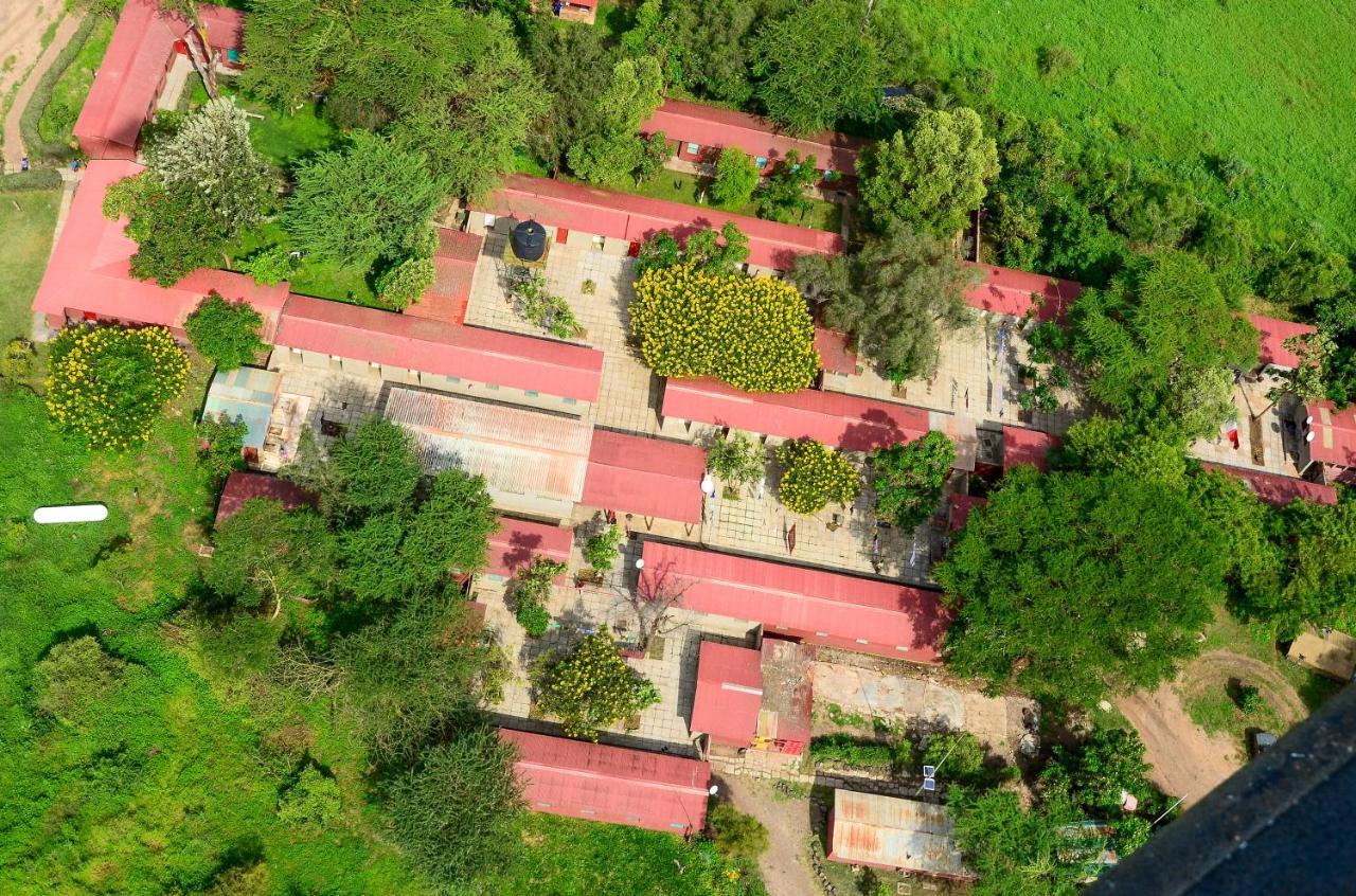 Amboseli Serena Safari Lodge Bagian luar foto