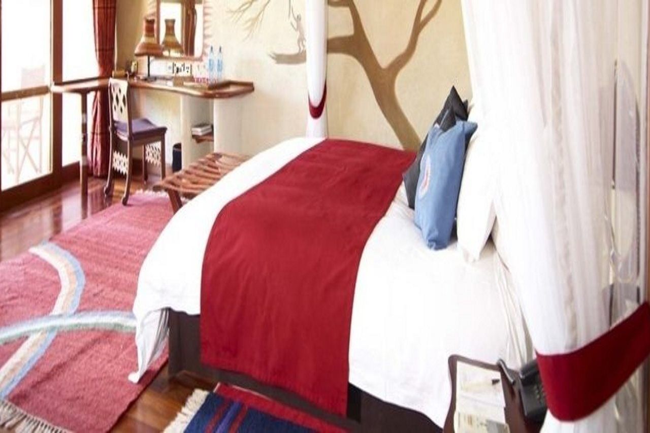 Amboseli Serena Safari Lodge Bagian luar foto